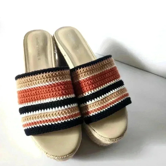 Marc Fisher Wedges  Size 8.5 - Picture 5 of 12